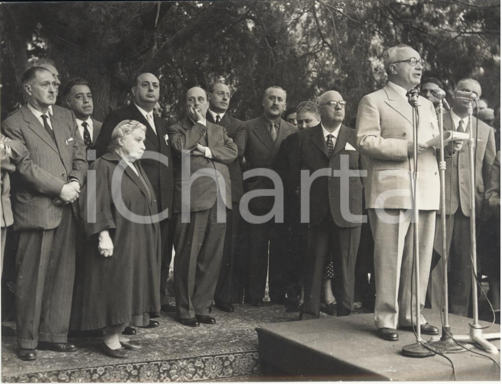 Fotografia d epoca originale 1954 LA STORTA Discorso di Ezio VIGORELLI in memoria dei patrioti caduti Foto 1