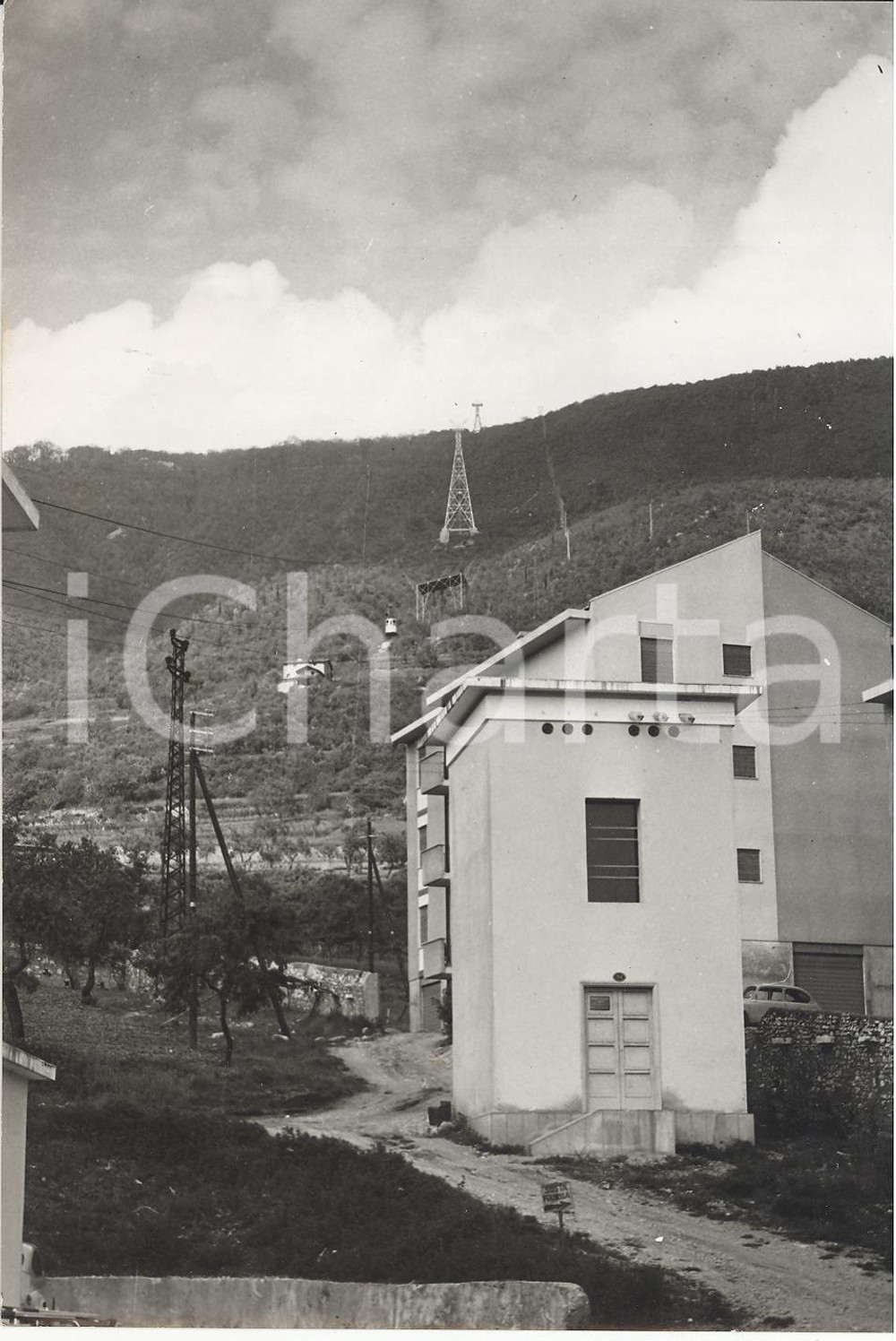 Fotografia d epoca originale 1957 BRESCIA  La nuova funivia che conduce al MONTE MADDALENA Foto 13x18 1