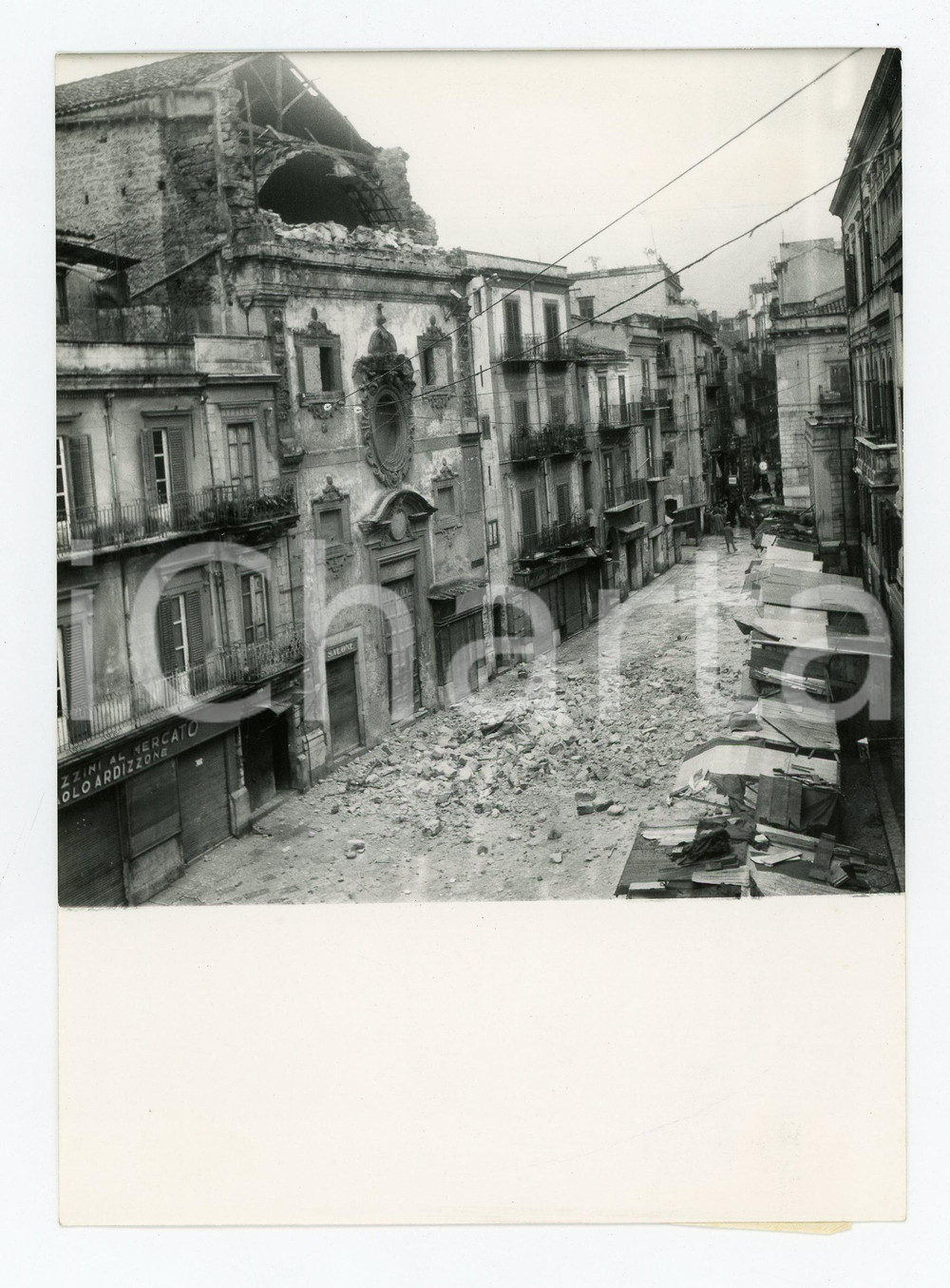Fotografia d epoca originale 1960 ca PALERMO  Facciata di una chiesa distrutta da un violento ciclone Foto 1