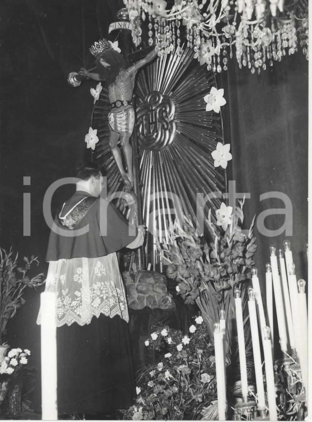 Fotografia d epoca originale 1961 BORZONASCA GE Festa del SS. Cristo Miracoloso  Prete in preghiera Foto 1