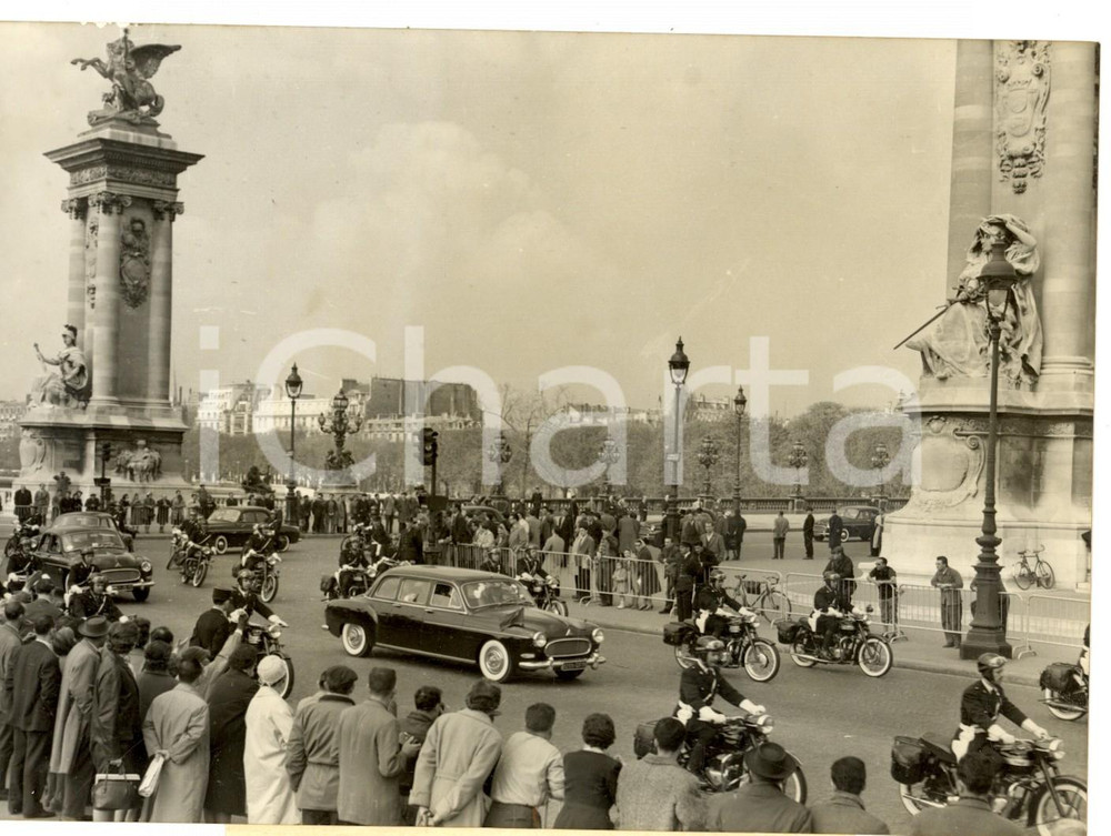 1960 PARIS Pont Alexandre III - Passaggio di Nikita KRUSCEV in auto *Foto 18x14