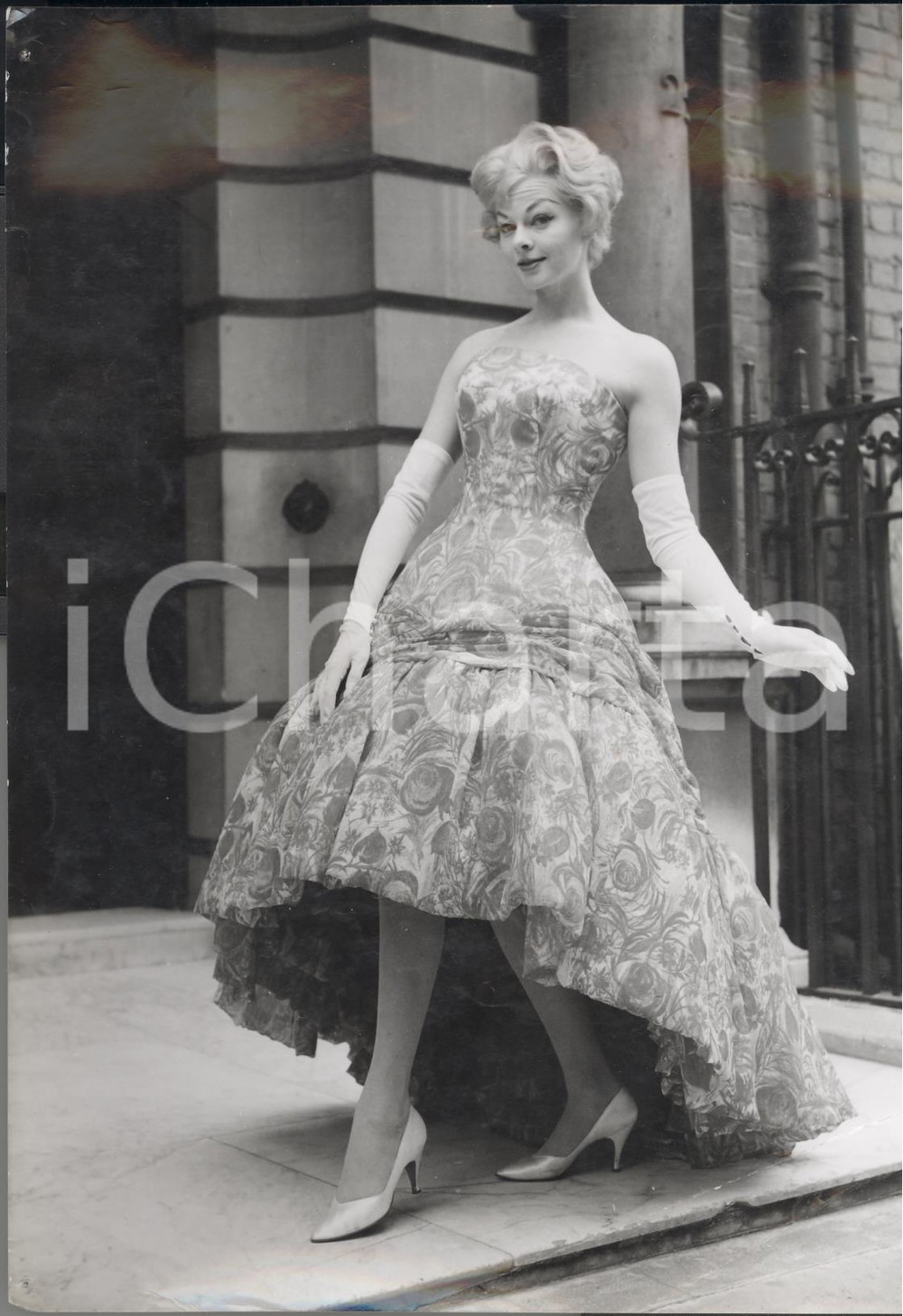 Fotografia d epoca originale 1958 BRUSSELS Palais d Elegance Sheila LYNCH wearing dress by Frank Usher Photo 1