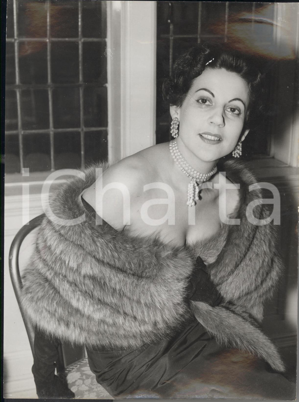 Fotografia d epoca originale 1956 LONDON Malie APRIL wears fox fur stole by GoodkindTico Photo Fashion 1