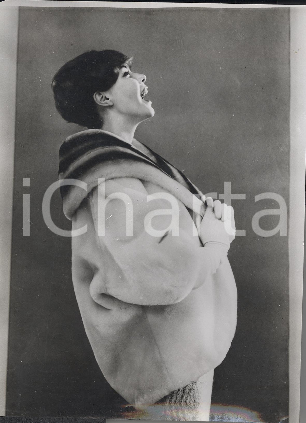 Fotografia d epoca originale 1959 LONDON Model wearing Mont Blanc Tescan Lamb jacket Photo Fashion 15x20 1