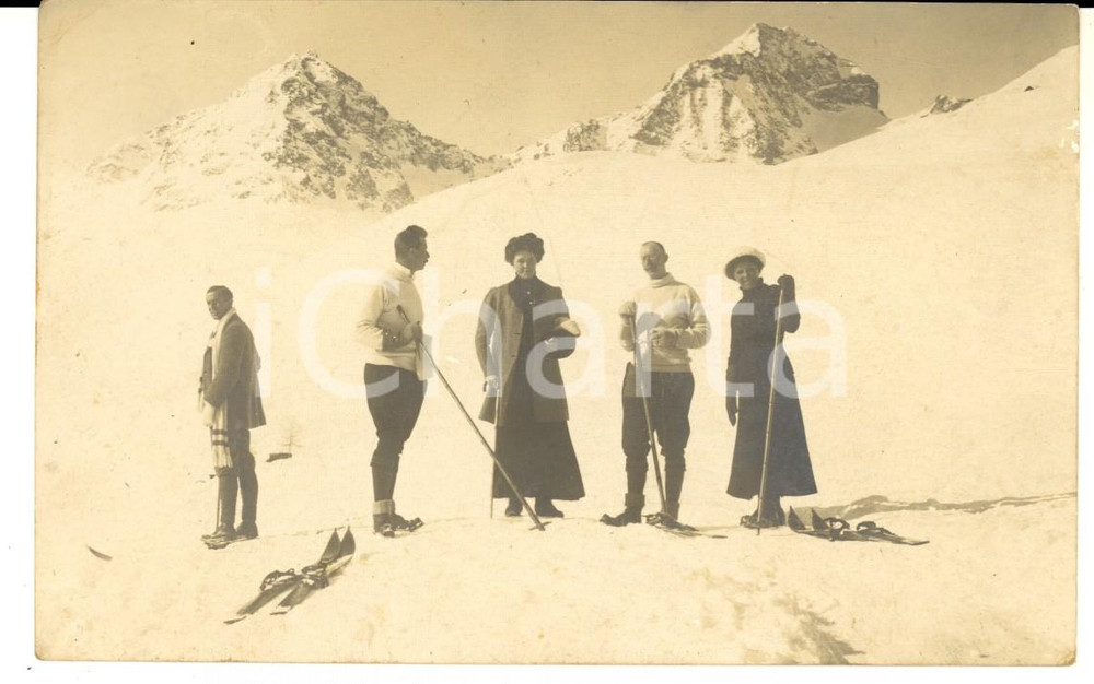 Fotografia d epoca originale 1910 ca ALPINISMO Gruppo di escursionisti nella neve Foto cartolina VINTAGE 1