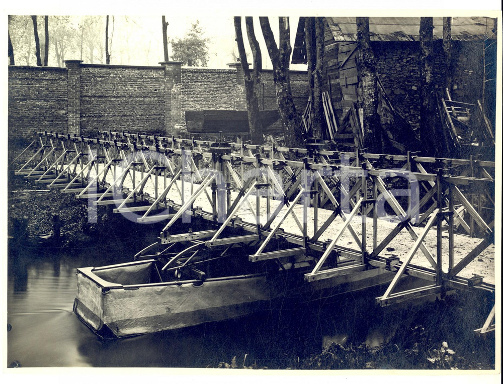 Fotografia d epoca originale 1920 ca FIUME TICINO Un ponte di barche in costruzione Fotografia VINTAGE 24x18 1