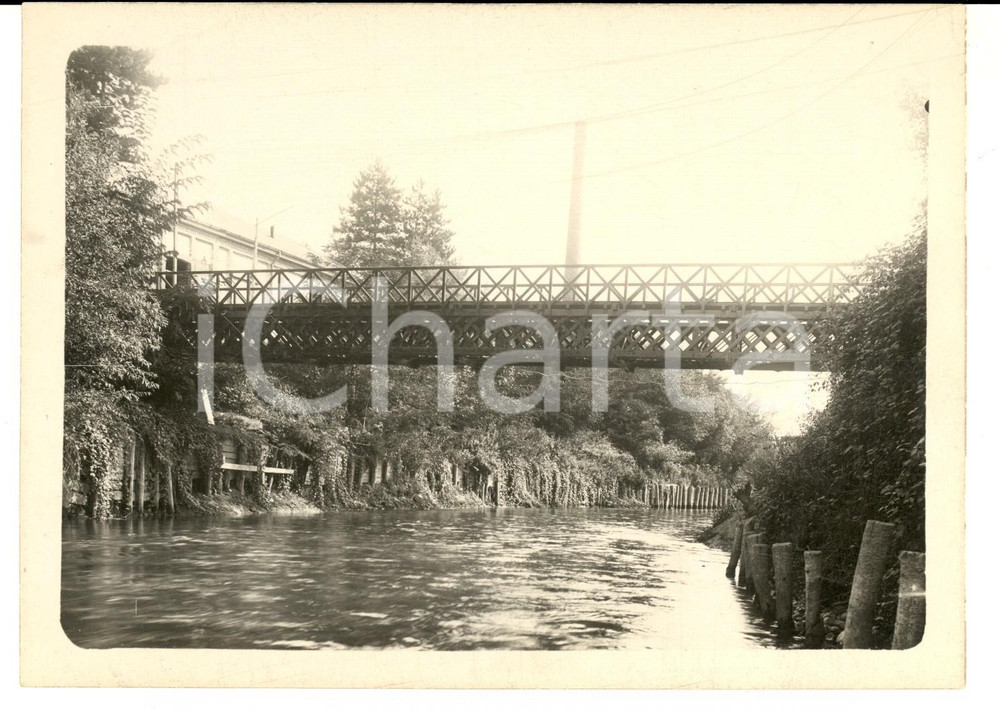 Fotografia d epoca originale 1920 ca AREA DEL TICINO Veduta con passerella su un canale Foto VINTAGE 18x13 1