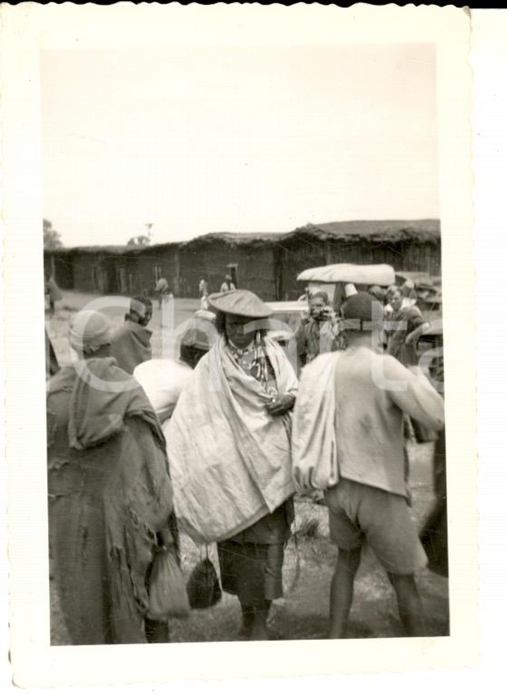 Fotografia d epoca originale 1935 ca AOI ADDIS ABEBA Indigena fotografata da un militare italiano Foto 6x9 1