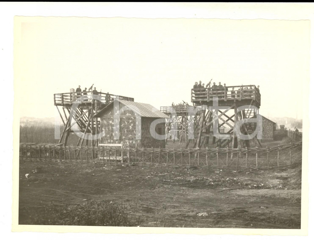 Fotografia d epoca originale 1944 RSI PAVIA TICINELLO Postazione contraerea  Soldati in osservazione Foto 1