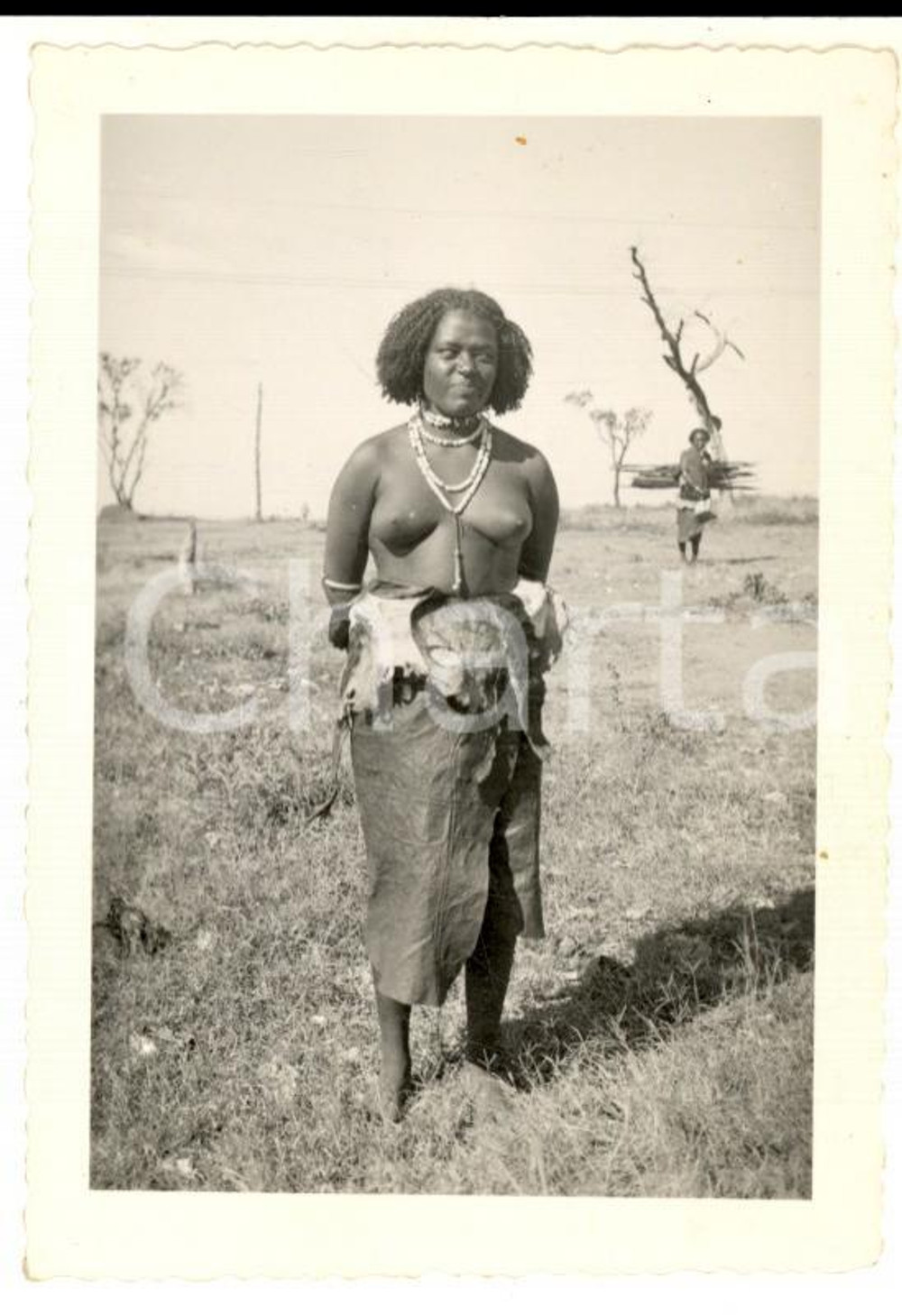 Fotografia d epoca originale 1935 ca AOI ADDIS ABEBA Ritratto di giovane donna a seno nudo Foto 7x10 1