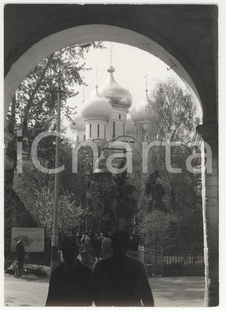 Fotografia d epoca originale 1975 URSS MOSCA Ingresso cimitero per autoritÃ  Nomenklatura  FOTO cm 14,5x10,5 1