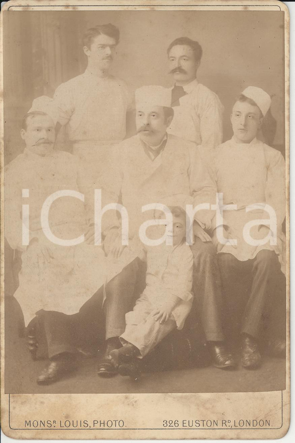 Fotografia d epoca originale 1890 ca LONDON Lo staff del MUGLESTON S Restaurant  DELLA CASA Foto LOUIS RARA 1