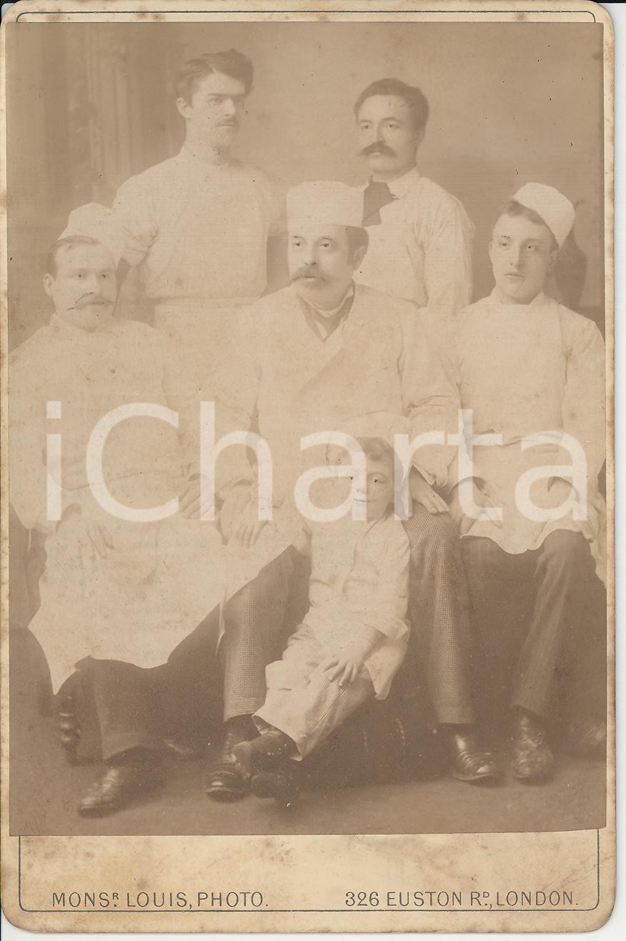 Fotografia d epoca originale 1890 ca LONDON Wells Street 83 Staff MUGLESTON S Restaurant  DELLA CASA Foto 1