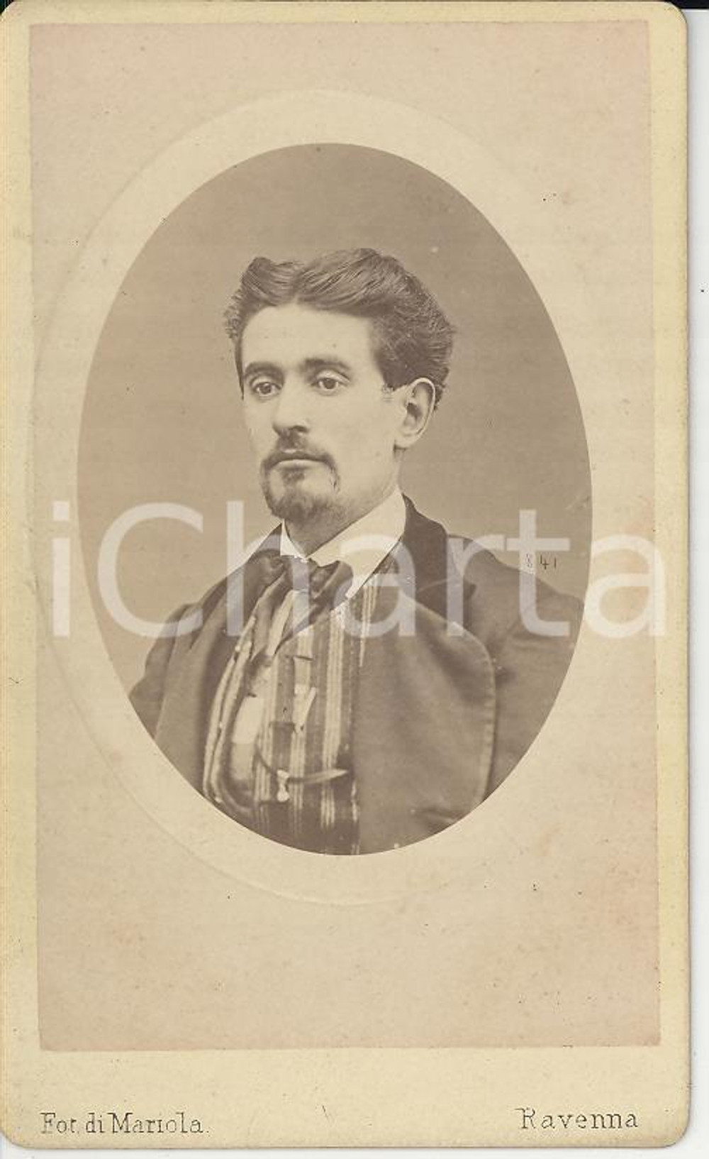 Fotografia d epoca originale 1870 ca RAVENNA Ritratto di un giovane uomo  Fotografia MARIOLA CDV 1