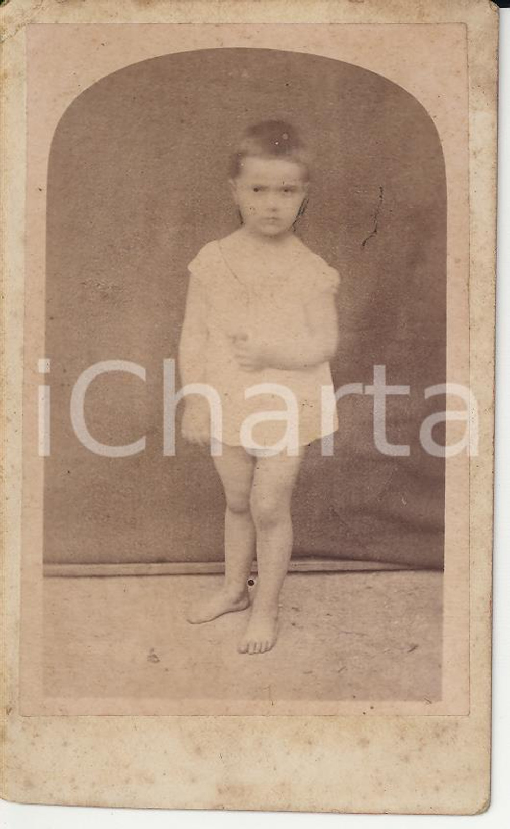 Fotografia d epoca originale 1870 ca AREA DI RAVENNA Ritratto di bambina con vestina bianca   Foto VINTAGE 1