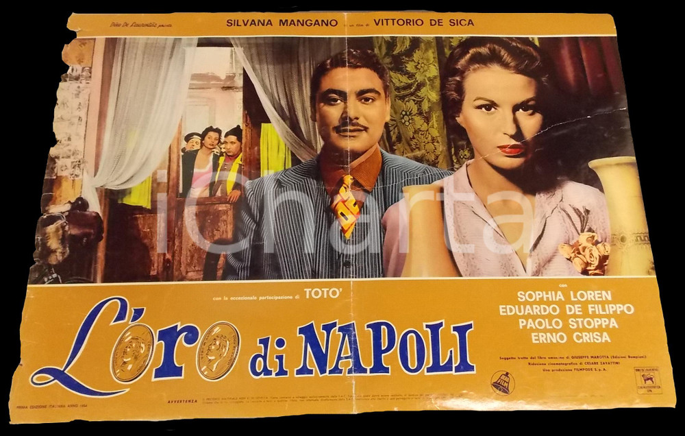 Materiale cinematografico d’epoca 1954 L ORO DI NAPOLI Sophia LOREN Silvana MANGANO Fotobusta DANNEGGIATA 1