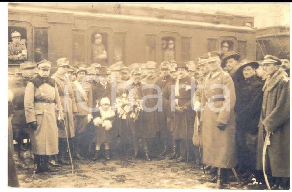 Fotografia d epoca originale 1920 VARSAVIA Spedizione italiana Comandante con fiori principessa WORONIECKA 1 1