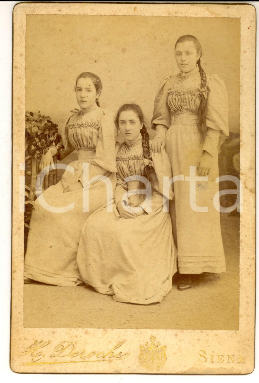 Fotografia d epoca originale 1890 ca SIENA Ritratto di tre sorelle con vestito uguale Foto Hyppolite DEROCHE 1