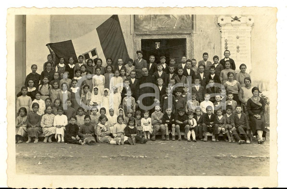 Fotografia d epoca originale 1935 ca VERCEIA SO Parroco con i bambini della Prima Comunione  Foto 14x10 1