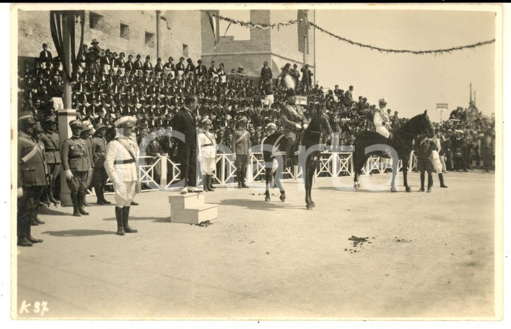 Fotografia d epoca originale 1926 TRIPOLI Discorso di Benito MUSSOLINI in piazza Castello Foto cartolina 1