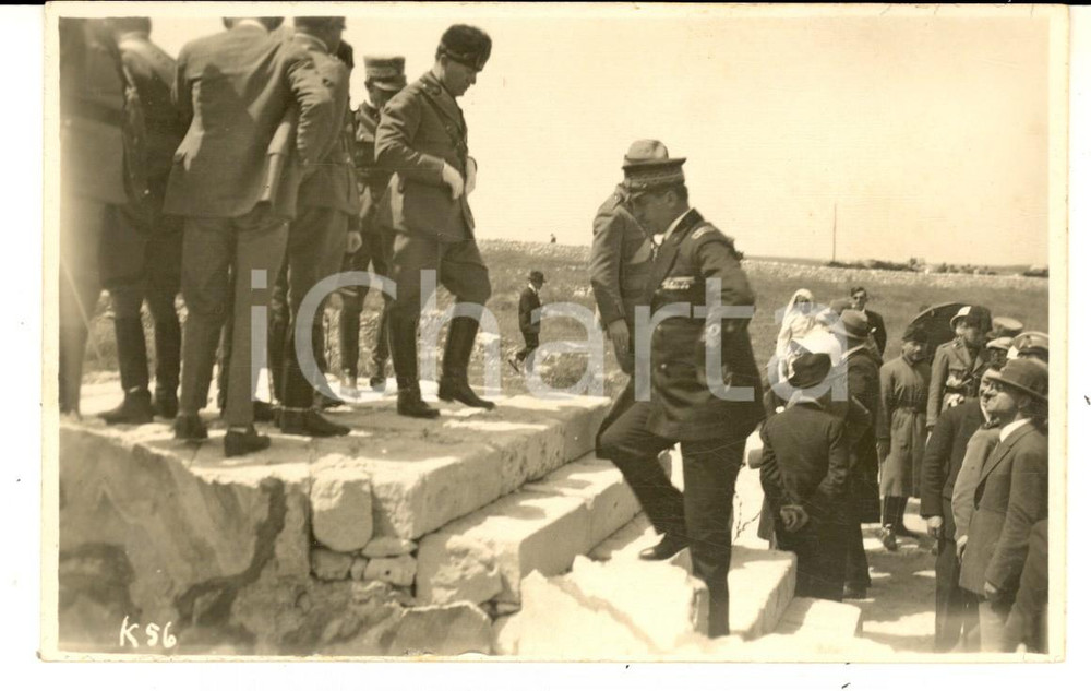 Fotografia d epoca originale 1926 LIBIA Benito MUSSOLINI ed Emilio DE BONO visitano scavi  Foto cartolina 1