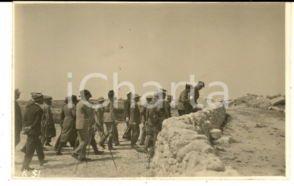 Fotografia d epoca originale 1926 LIBIA Benito MUSSOLINI Emilio DE BONO in visita agli scavi Foto cartolina 1