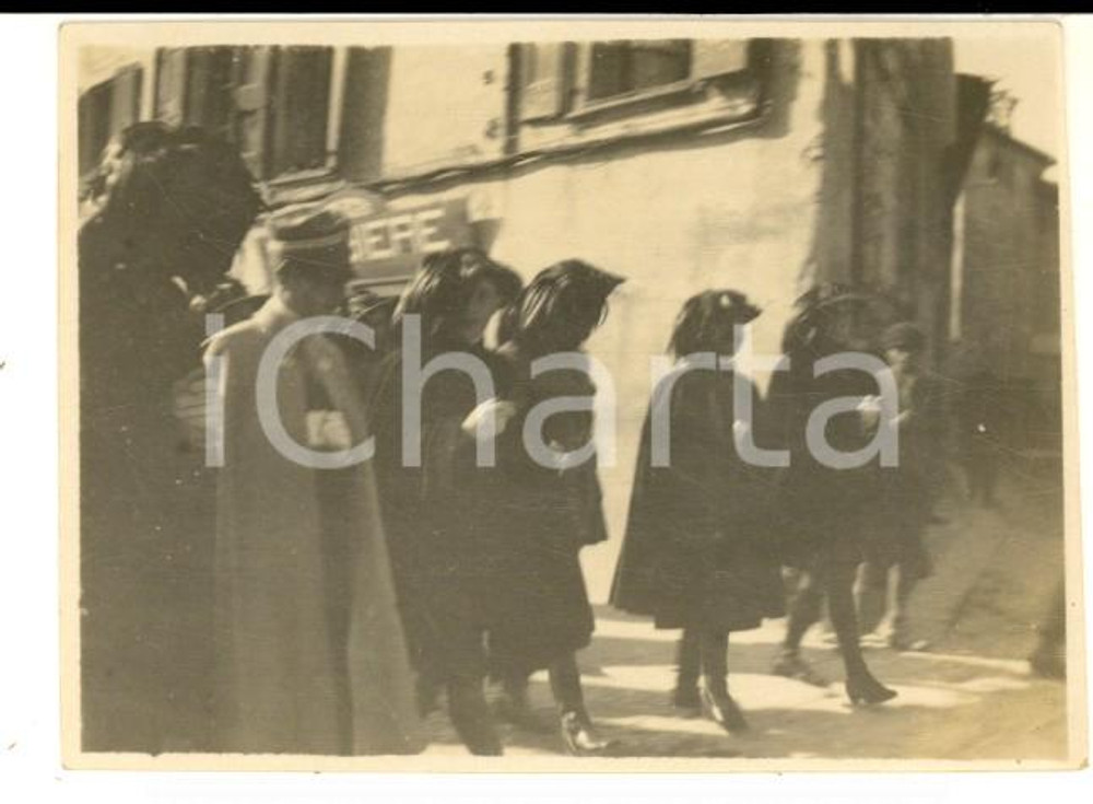 Fotografia d epoca originale 1921 UDINE Presentazione BERSAGLIERI alla 1 Divisione Cavalleria Foto 8x6 cm 1