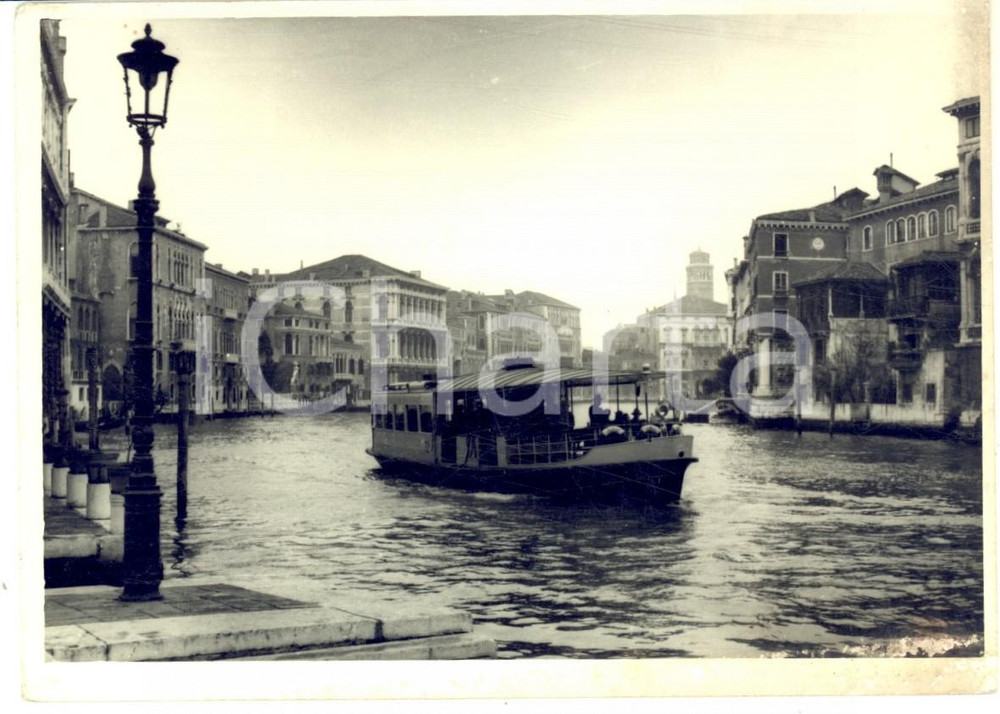 Fotografia d epoca originale 1960 ca VENEZIA Un vaporetto sul Canal Grande  Fotografia VINTAGE 15x10 cm 1