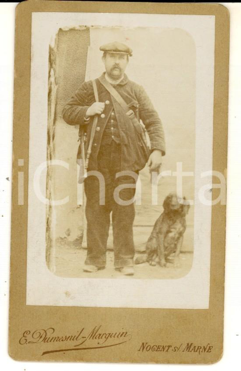 Fotografia d epoca originale 1910 ca NOGENTSURMARNE Ritratto cacciatore con il cane  Foto DUMESNILMARGUIN 1