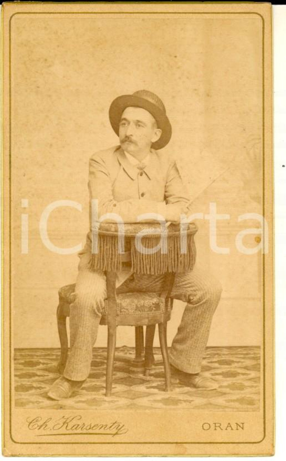 Fotografia d epoca originale 1890 ca ORAN ALGERIE Portrait d homme assis  Photo Charles KARSENTY CDV 1