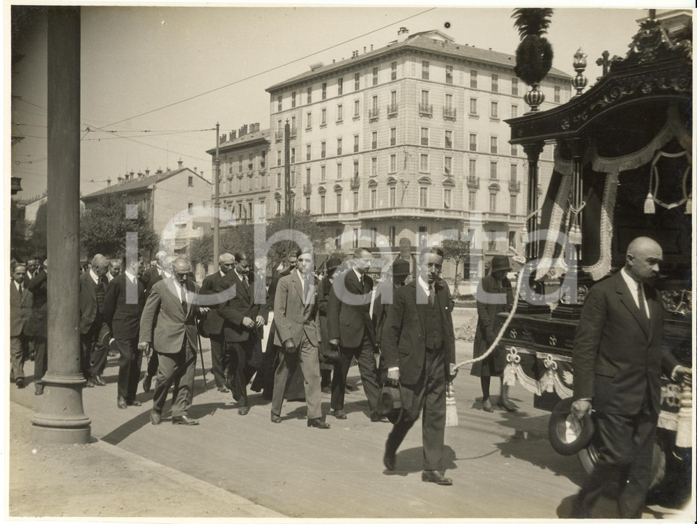 Fotografia d epoca originale 1940 ca MILANO CORSO CONCORDIA Corteo per i funerali di Innocente GALIMBERTI 1