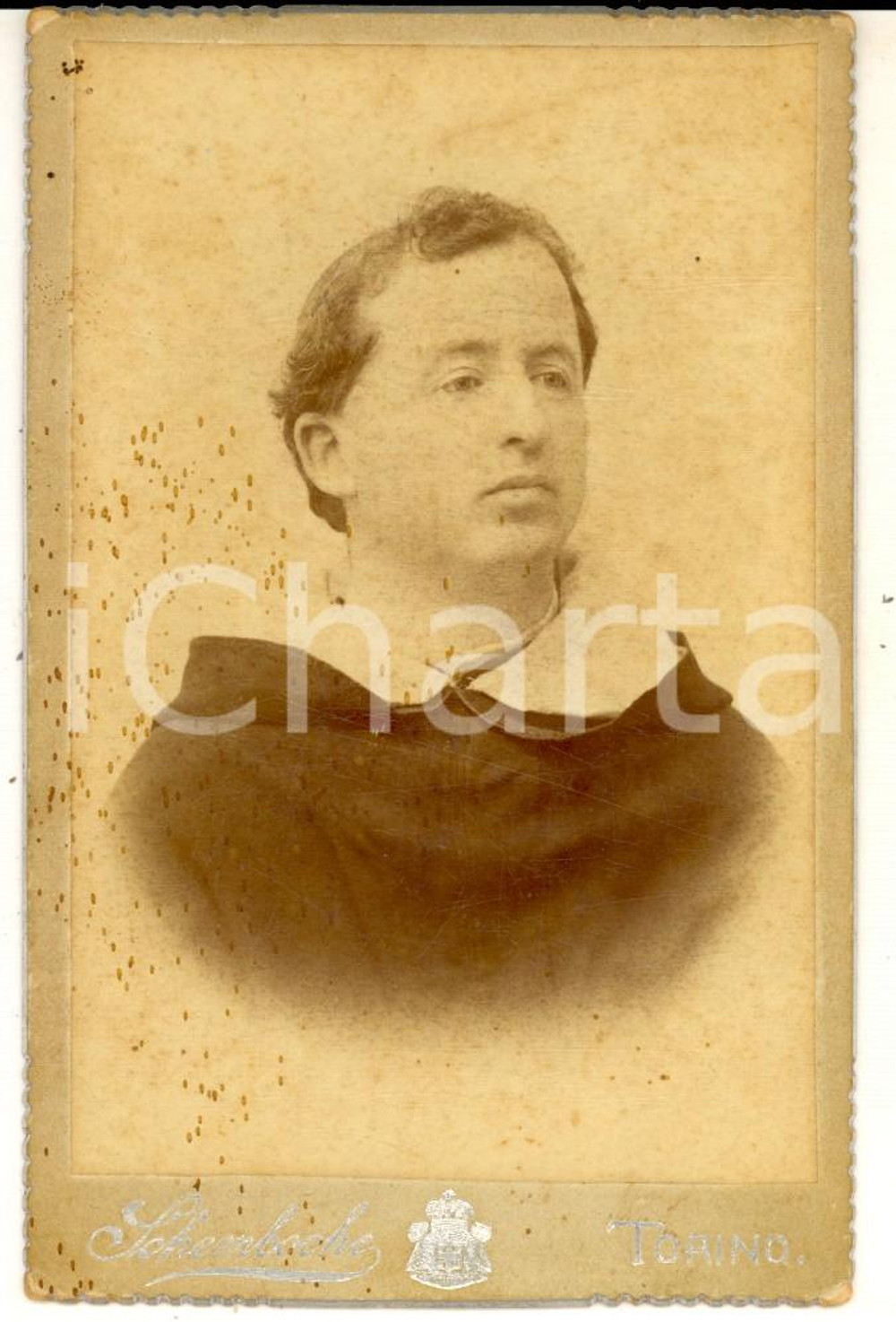 Fotografia d epoca originale 1890 ca TORINO Ritratto di un giovane frate  Foto SCHEMBOCHE 8x12 cm 1