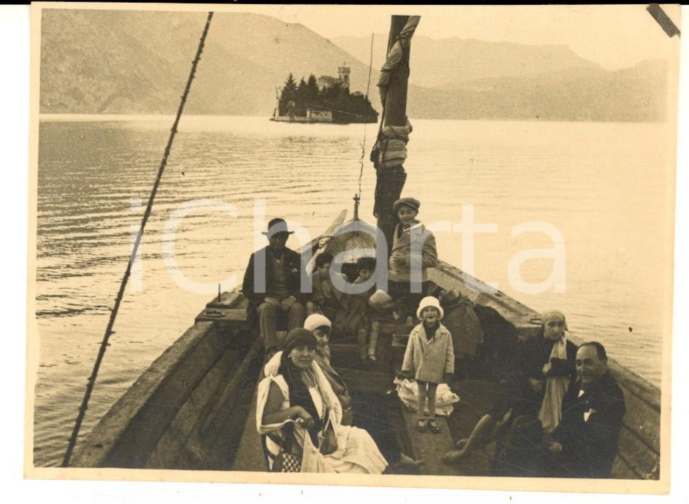 Fotografia d epoca originale Ottobre 1928 MONTE ISOLA Escursionisti sul LAGO D ISEO Foto VINTAGE 11x8 cm 1