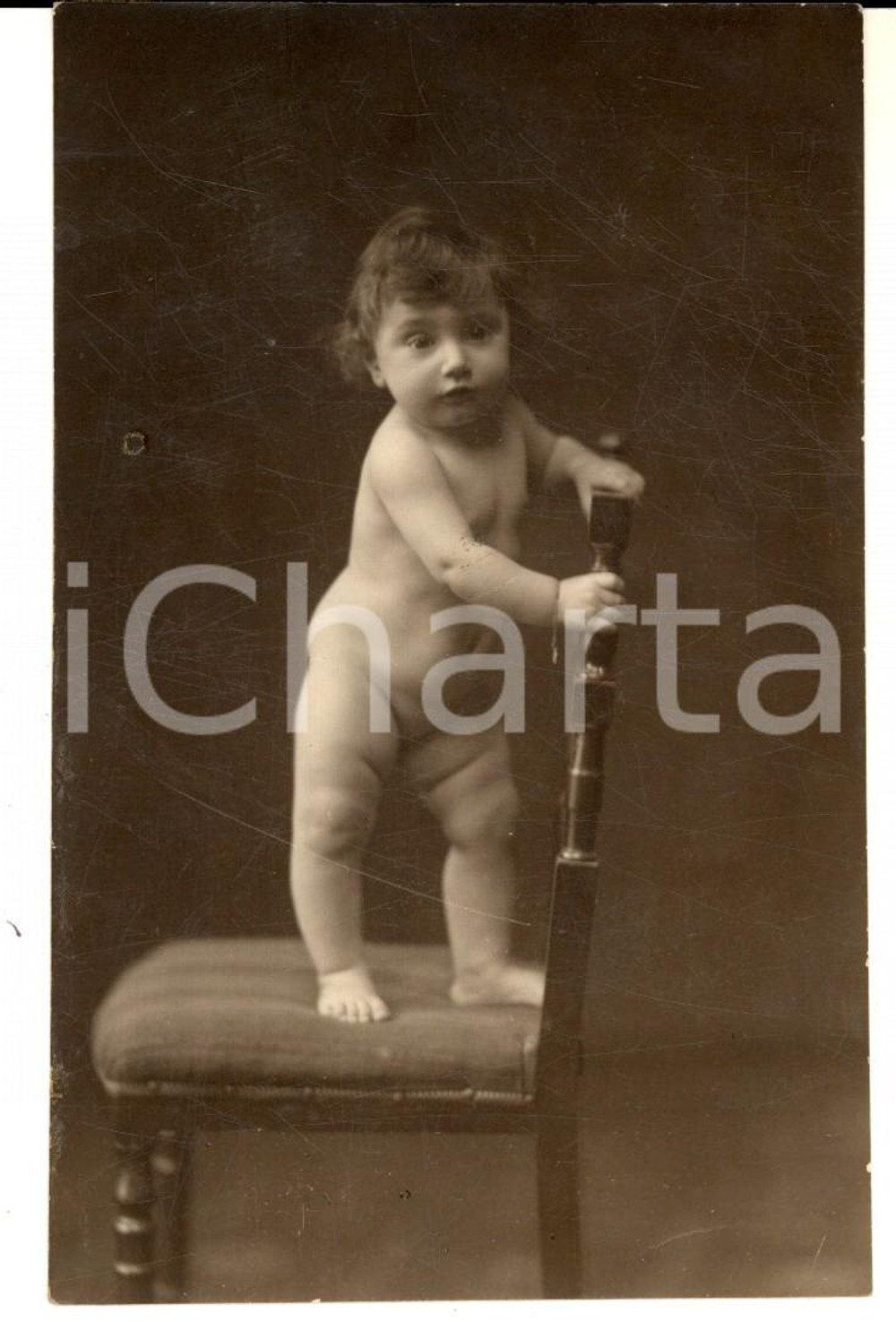 Fotografia d epoca originale 1910 ca TORINO Ritratto di bambina su una sedia Foto cASTAGNERI 9x13 1
