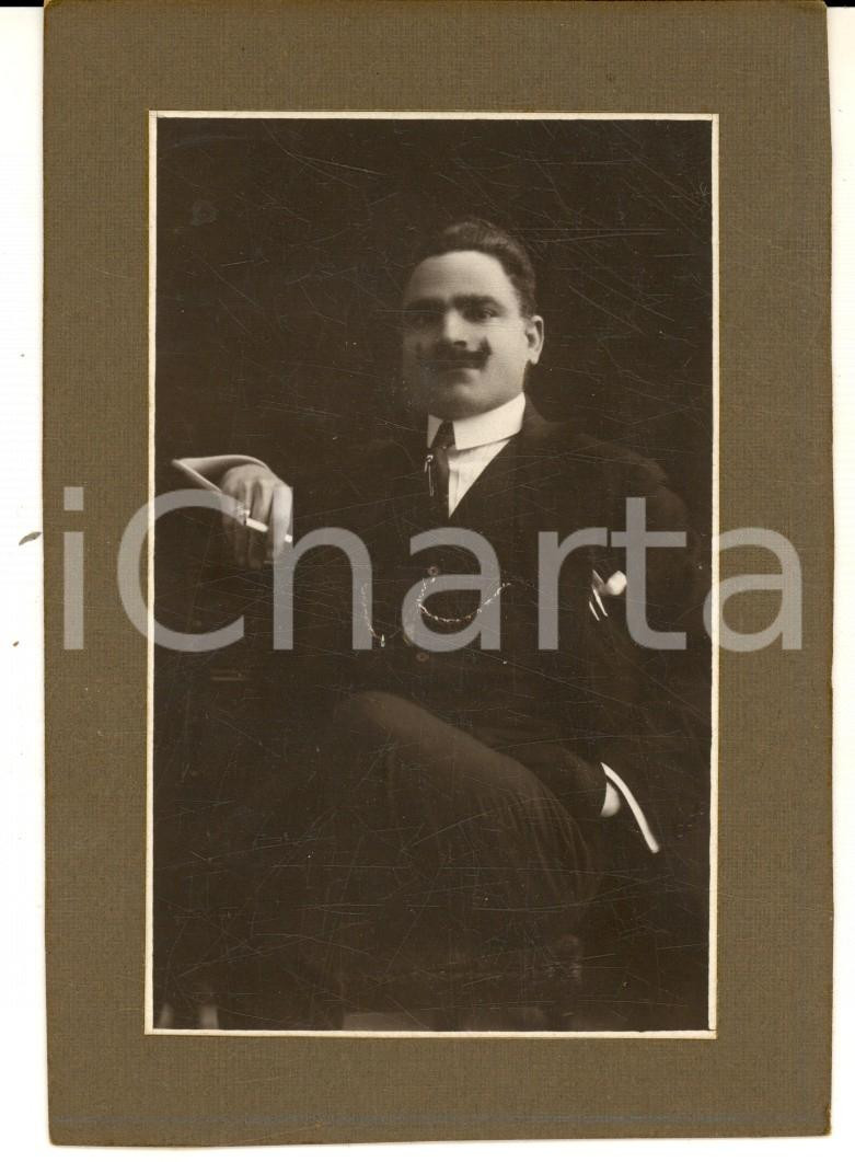 Fotografia d epoca originale 1910 ca ITALIA Ritratto di giovane uomo con la sigaretta Foto VINTAGE 9x13 cm 1