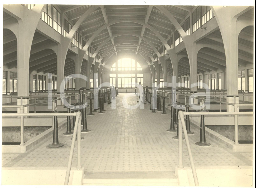 Fotografia d epoca originale 1925 BANGKOK THAILANDIA Interno di uno stabilimento  Foto 21x16 cm 1