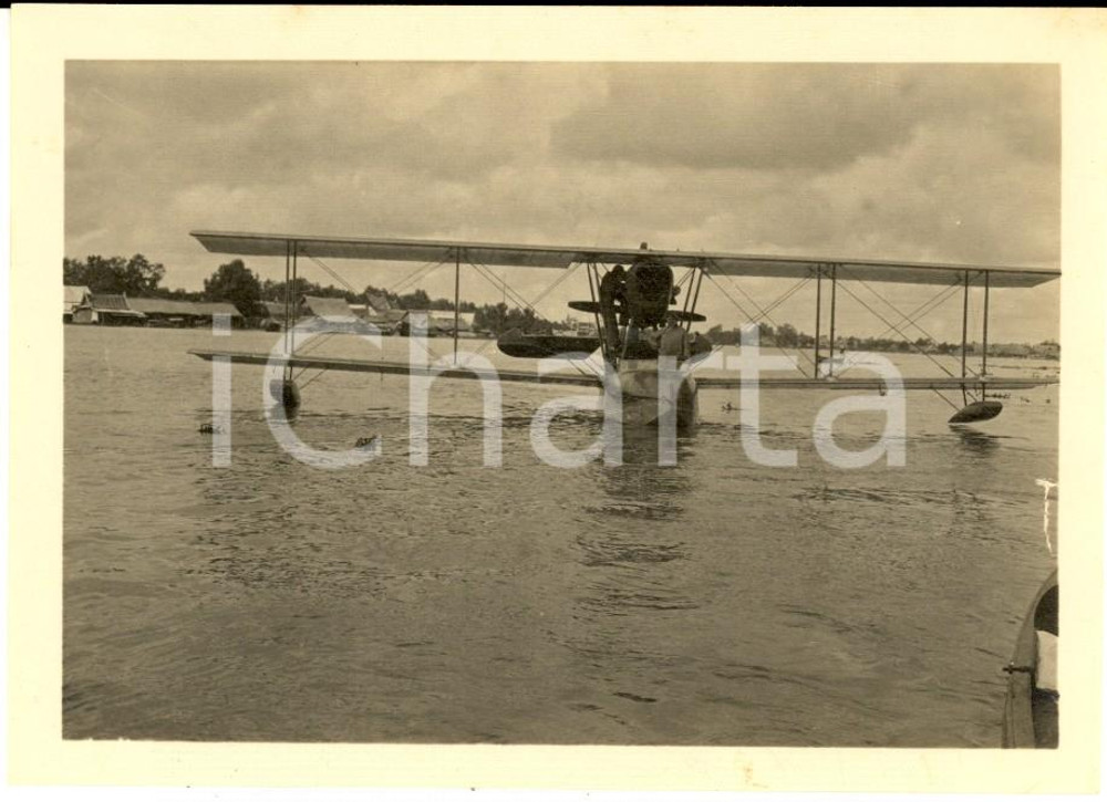 Fotografia d epoca originale 1925 BANGKOK Francesco DE PINEDO Ernesto CAMPANELLI con il SIAI S.16  Foto 11x8 1