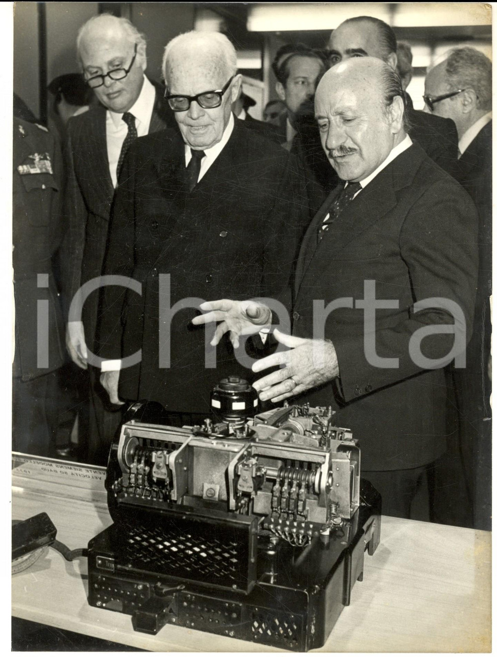 Fotografia d epoca originale 1981 ROMA 60Â° Anniversario ITALCABLE  Cesare FANTO  con Sandro PERTINI  Foto 1