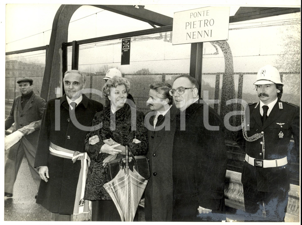 Fotografia d epoca originale 1981 ROMA Inaugurazione ponte Pietro Nenni  Ugo VETERE Luciana NENNI  Foto 1