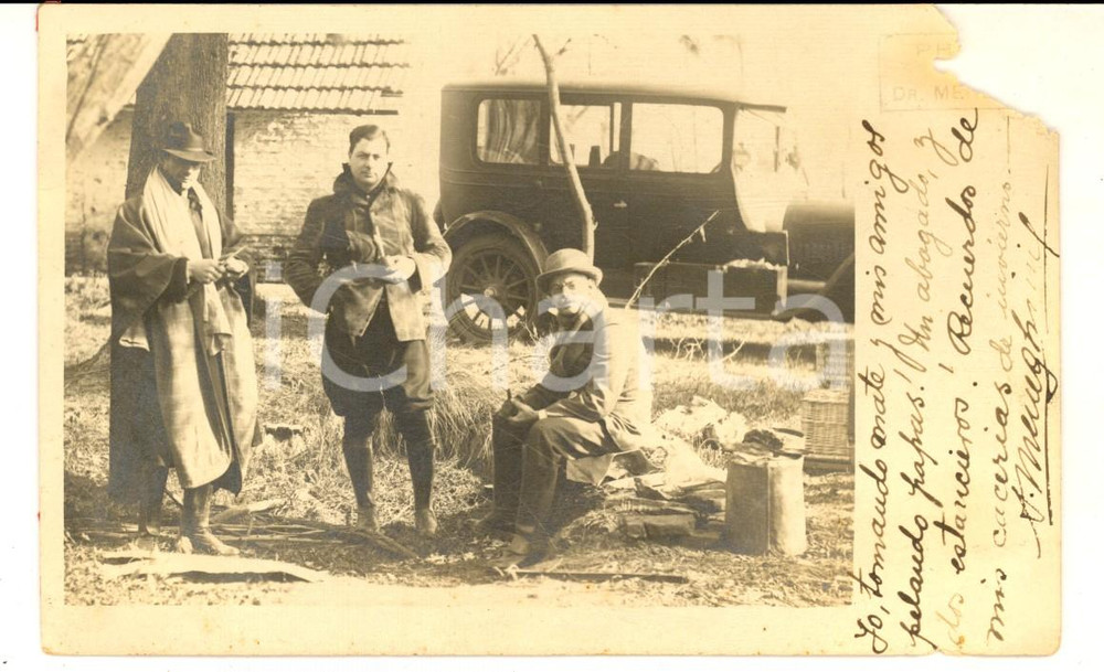 Fotografia d epoca originale 1920 Area QUILMES ARGENTINA Silvio MENEGHINI pela patate con gli amici Foto 1