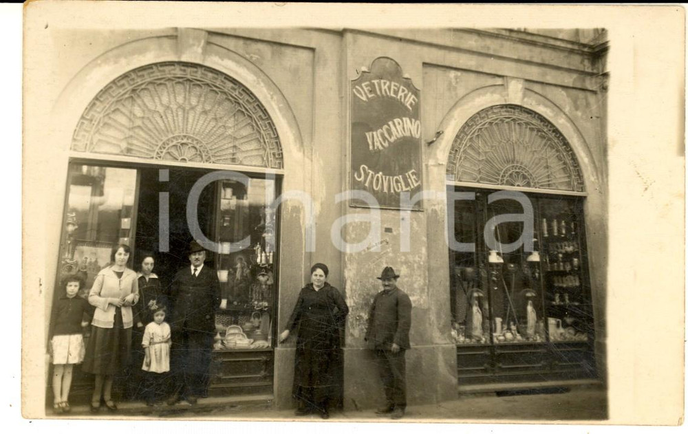 Fotografia d epoca originale 1930 ca PIEMONTE Vetrerie VACCARINO Stoviglie  Famiglia negozianti FOTO VINTAGE 1