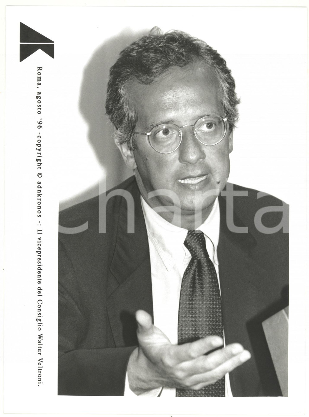Fotografia d epoca originale 1996 ROMA Ritratto di Walter VELTRONI vicepresidente del Consiglio Foto 17x24 1