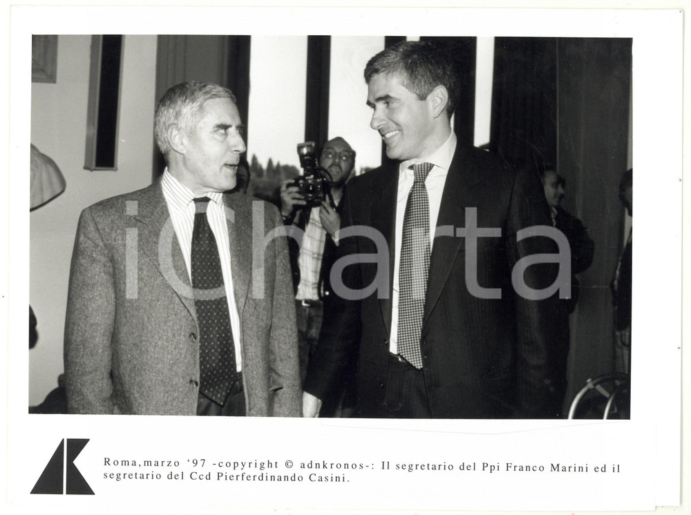 Fotografia d epoca originale Marzo 1997 POLITICA ROMA Pier Ferdinando CASINI e Franco MARINI Foto 24x17 cm 1