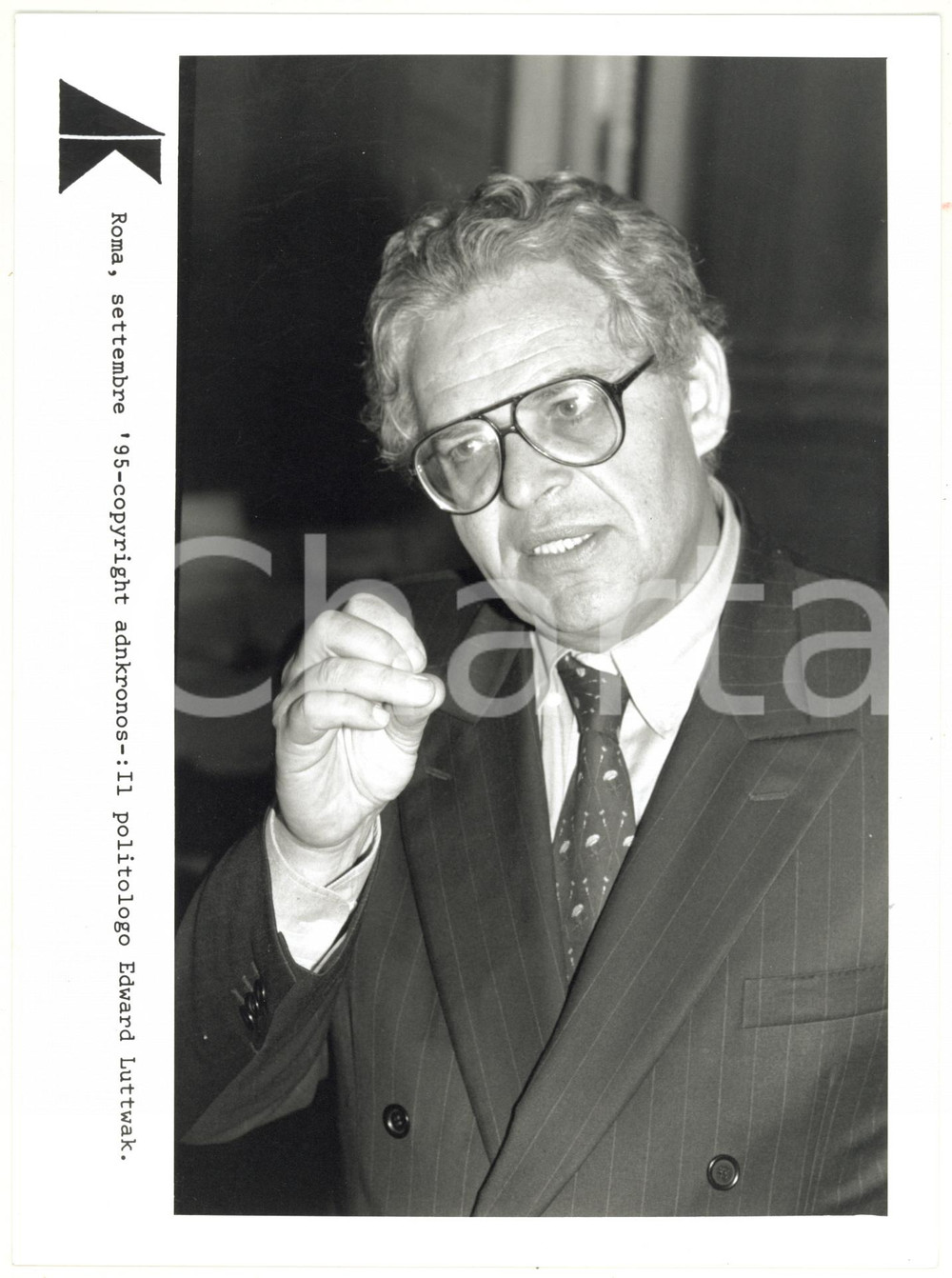 Fotografia d epoca originale 1995 ROMA Ritratto del politologo Edward LUTTWAK Fotografia 17x24 cm 1