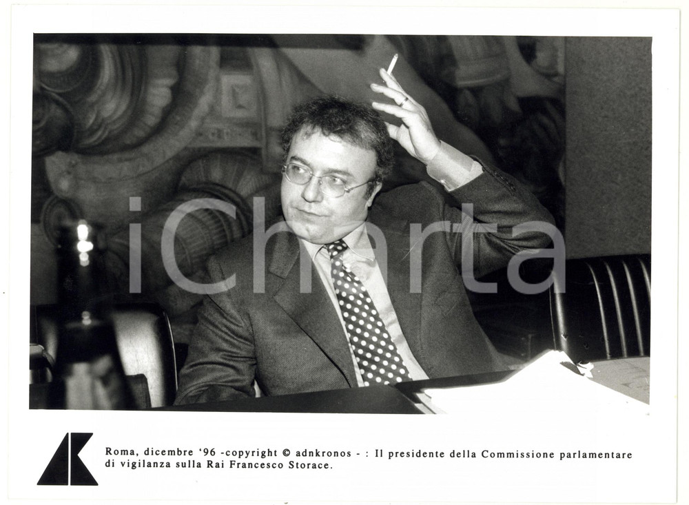 Fotografia d epoca originale 1996 ROMA Francesco STORACE presidente Commissione Vigilanza RAI fuma sigaretta 1