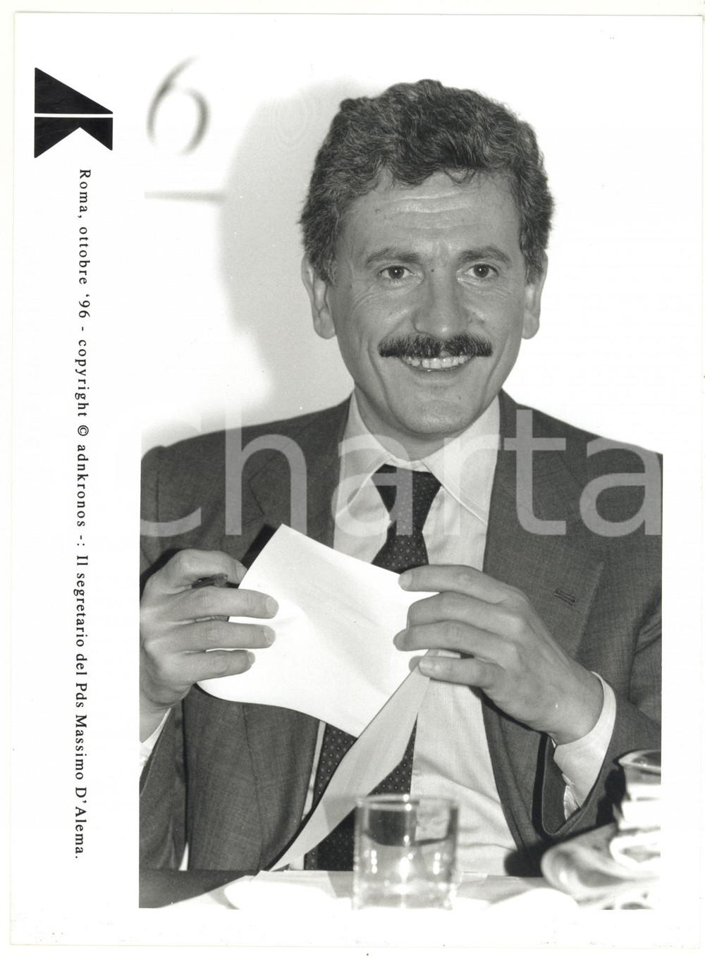 Fotografia d epoca originale 1996 ROMA Massimo D ALEMA sorride ai giornalisti durante conferenza stampa FOTO 1
