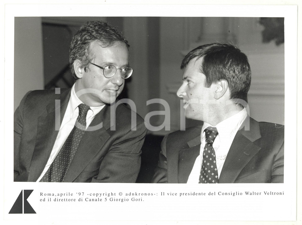 Fotografia d epoca originale 1997 ROMA Walter VELTRONI con Giorgio GORI direttore di CANALE CINQUE  Foto 1