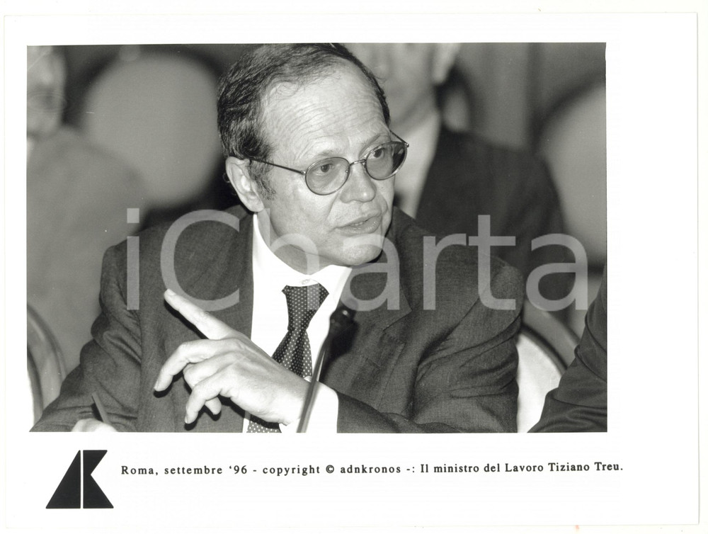 Fotografia d epoca originale 1996 ROMA Ritratto di Tiziano TREU ministro del Lavoro  Foto 24x17 cm 1
