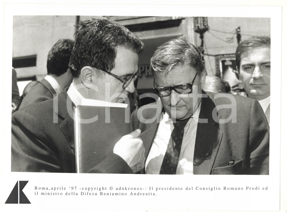 Fotografia d epoca originale 1997 ROMA Romano PRODI con Beniamino ANDREATTA ministro della Difesa  Foto 1