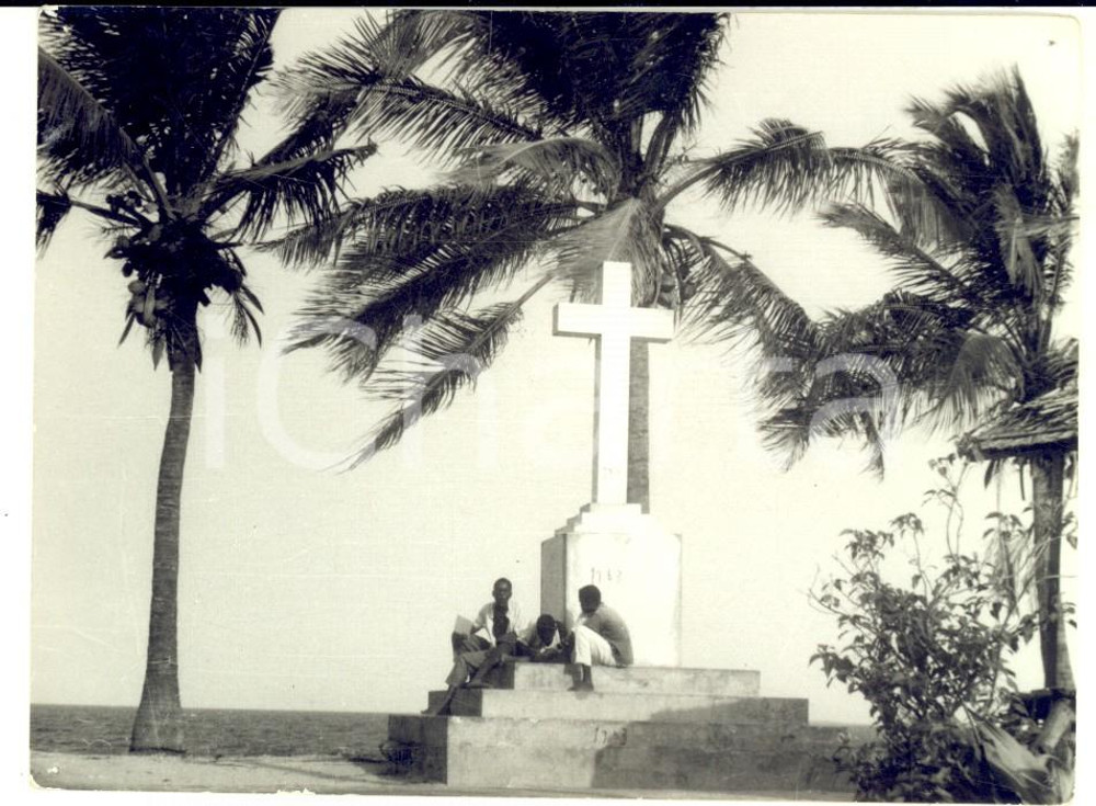 Fotografia d epoca originale 1965 ca MOZAMBICO Giovani in una missione cristiana Foto VINTAGE 12x9 cm 1